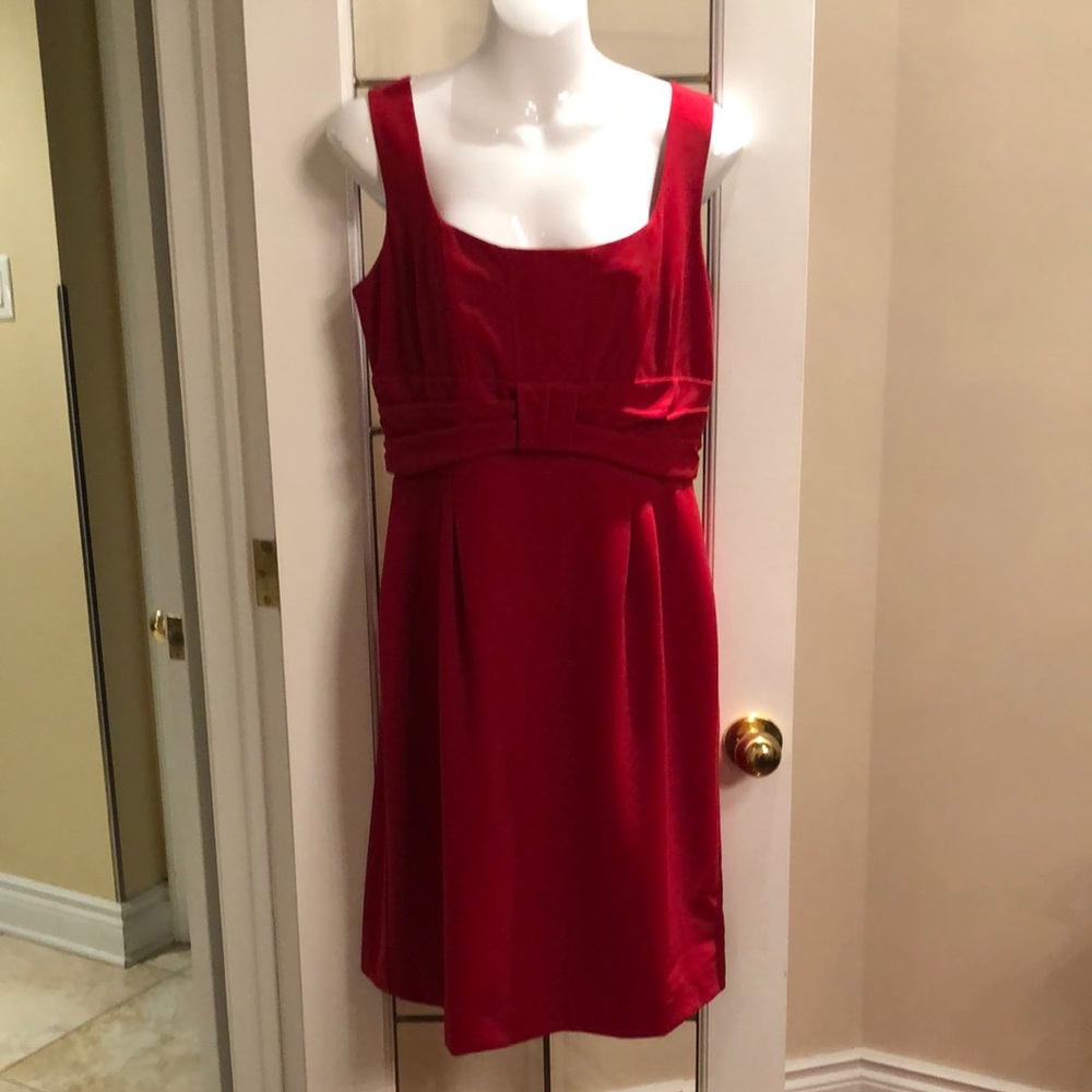 Red Sleeveless Cocktail Dress with Waist Bow